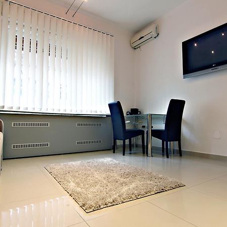 City Centre Apartment โนวีซาด ภายนอก รูปภาพ