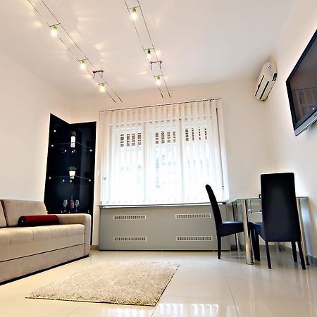 City Centre Apartment โนวีซาด ภายนอก รูปภาพ