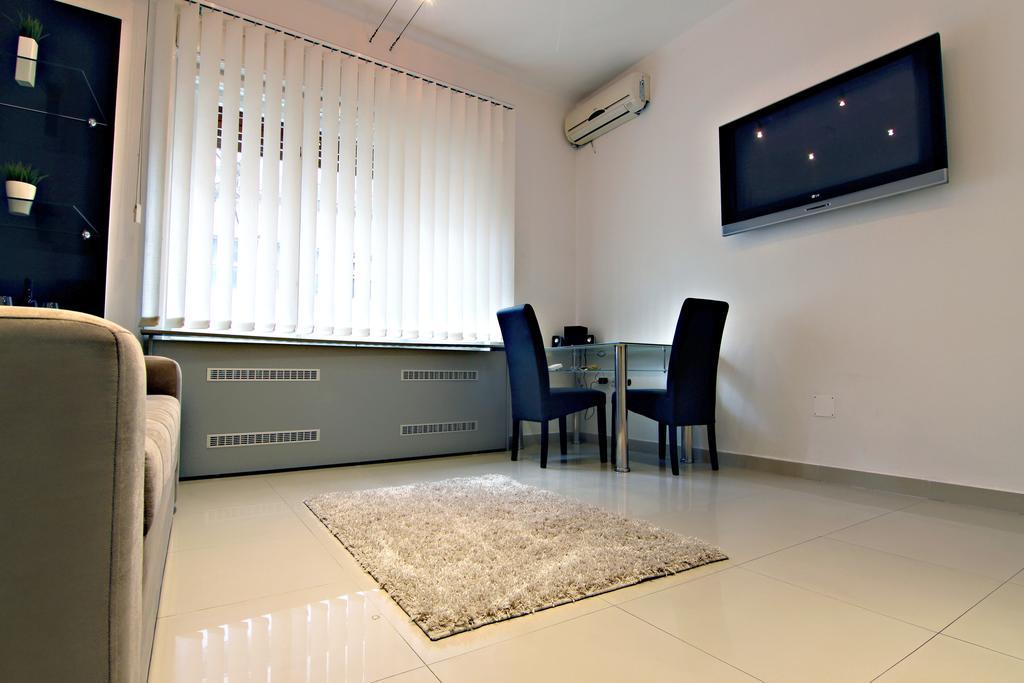 City Centre Apartment โนวีซาด ภายนอก รูปภาพ