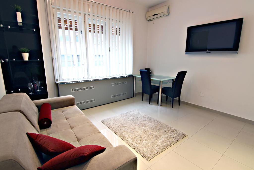 City Centre Apartment โนวีซาด ภายนอก รูปภาพ